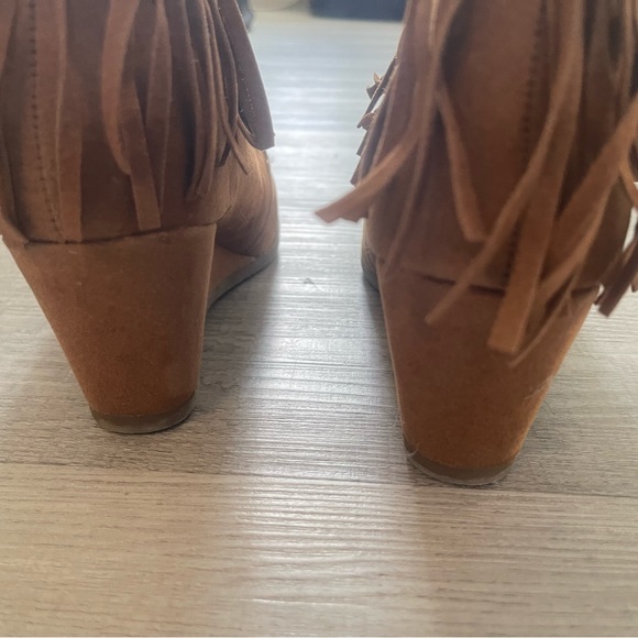 Route 66 womens rust tan faux suede fringed booties 3" wedge heels 10 - Picture 4 of 10
